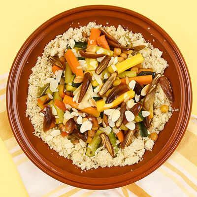 Fonio tajine met dadel en amandel Fonio tajine met dadel en amandel